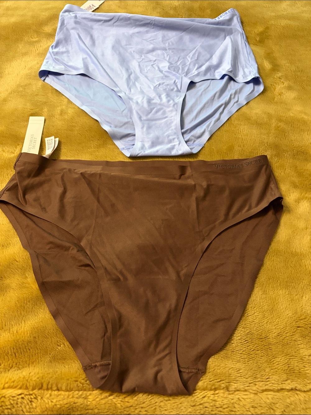 Victoria’s Secret panties -NWT - size large seamless - 2 pairs